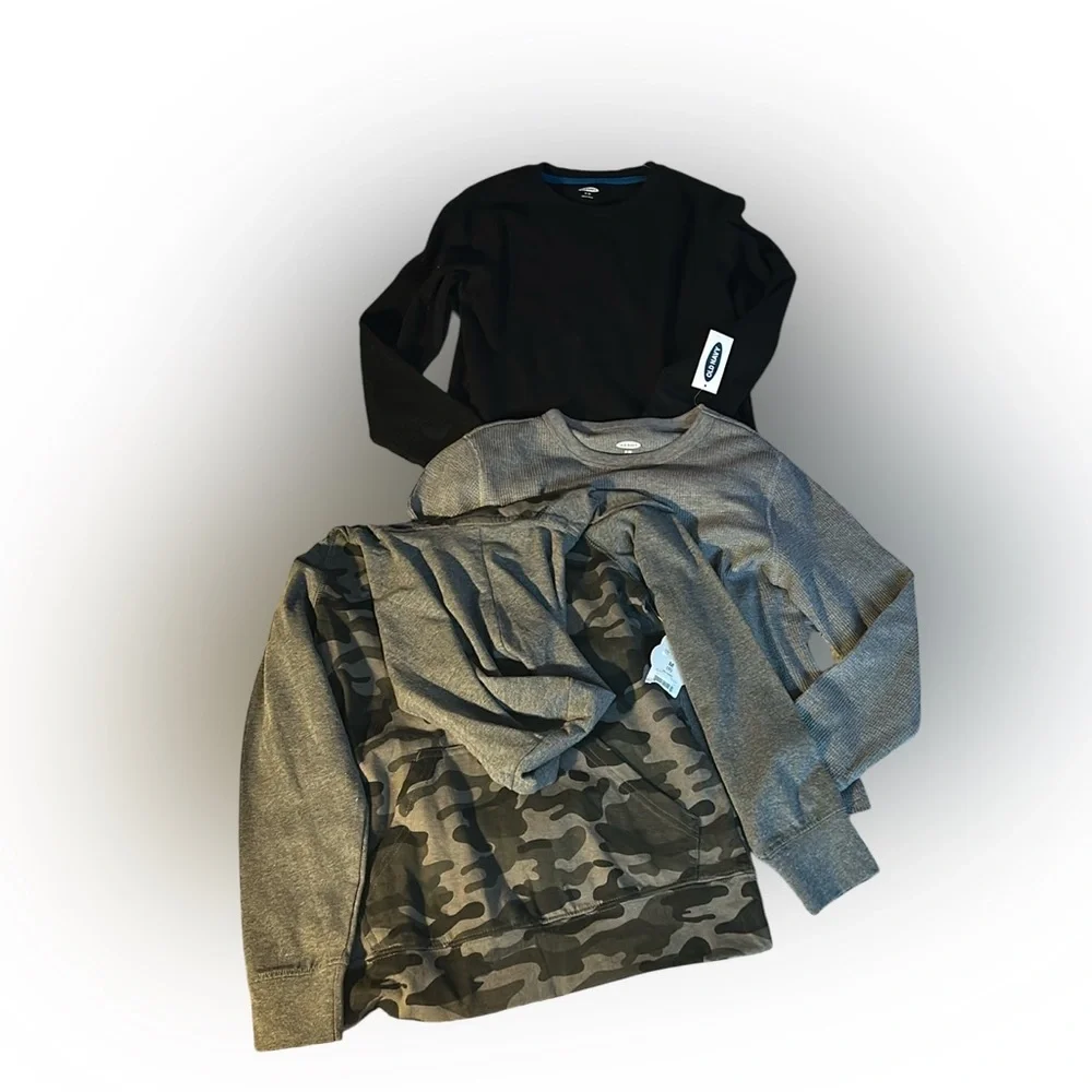 3 Boy’s Tops 2 Old Navy and 1 Wonder Nation size 8